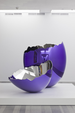 Cracked Egg (Violet) by Jeff Koons. Sexuality and Transcendence, Pinchuk Art Centre, 2010.
